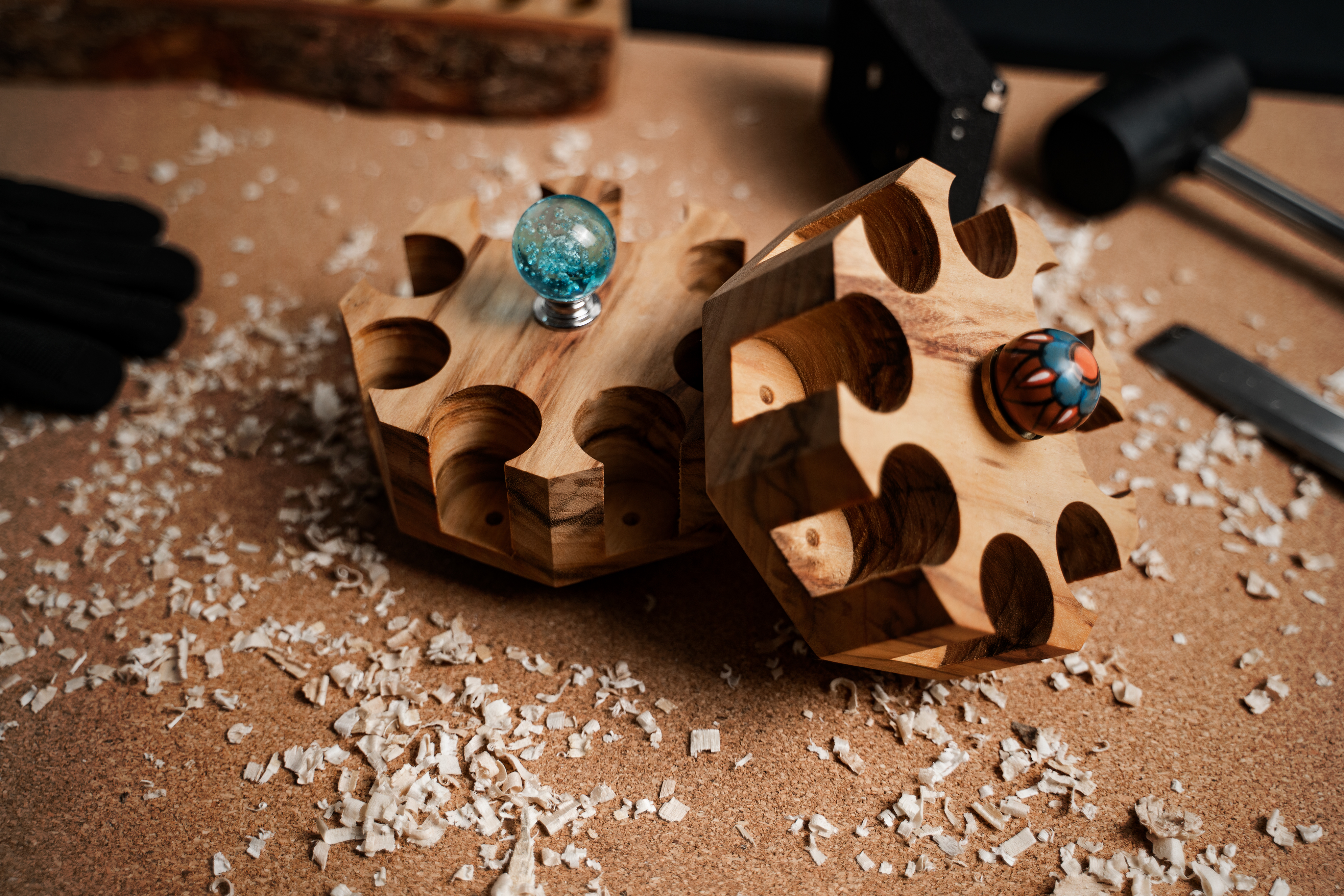 Rotating Octagon 8-Hole Oil Stand