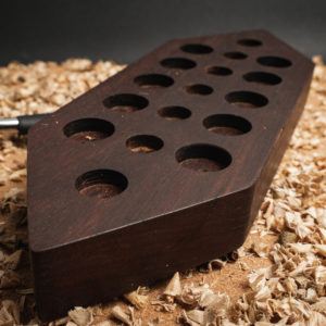 17-Hole Diamond Stand